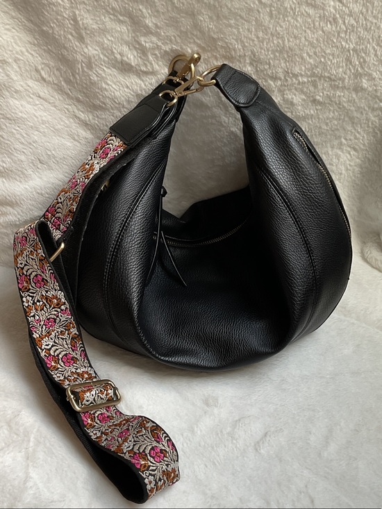 Anthropologie Handbags - Anthropologie Urban Originals slouchy pebbled leather Crossbody Bag